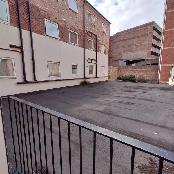 2 bedroom flat share to rent - Photo 1