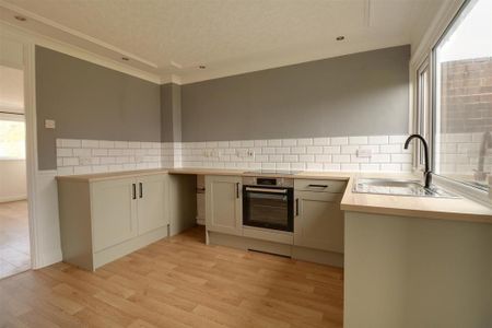 2 bedroom end of terrace house to rent - Photo 4