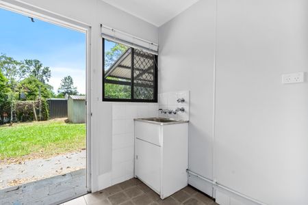 Modern Family Retreat In Boronia Heights - Photo 3