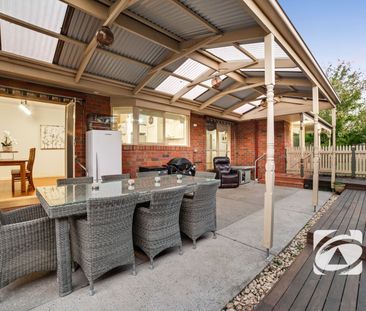 TIMELESS CHARM - Photo 1