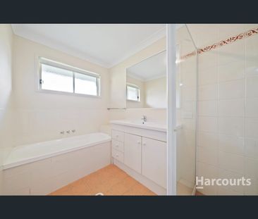 17 Tregana Circuit, Edens Landing, Qld 4207 - Photo 6