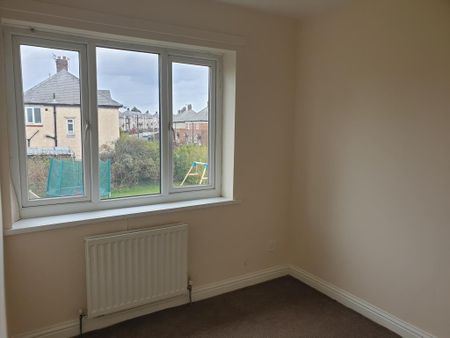 2 bedroom semi-detached house to rent - Photo 4