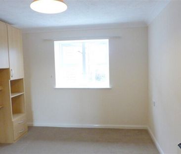 2 bedroom retirement property to rent - Photo 3