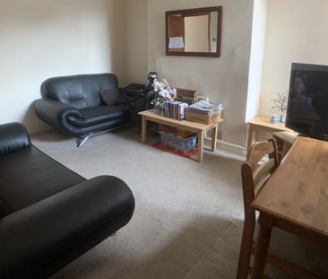 Gresford Ave 4GA Room 3 - Photo 1