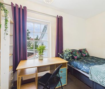 1 bedroom in a house share to rent - Photo 2