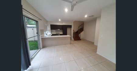 Scarborough Modern Townhouse - Photo 5