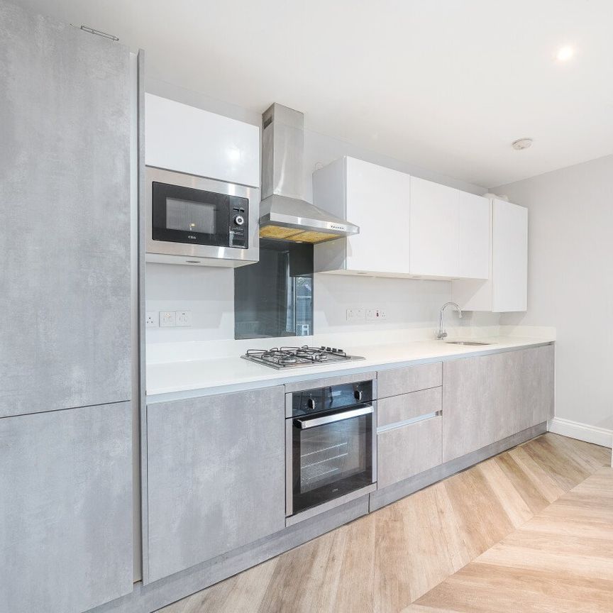 Thurlow Park Road, London, SE21 - Photo 1