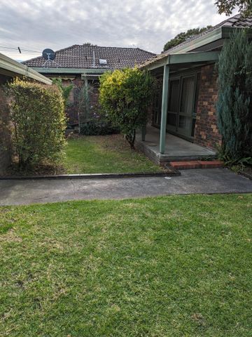 Cheltenham - Photo 4