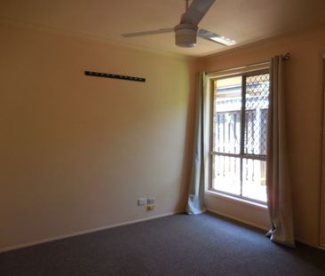 Don't Miss Out: Three Bedroom Family Friendly Home close to Robina ... - Photo 3