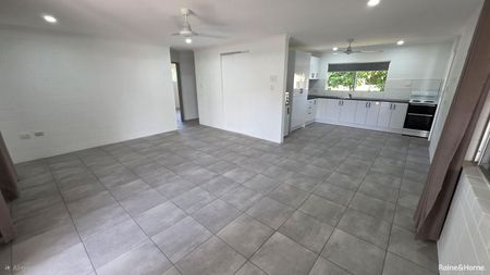 Modern & Low-Maintenance Duplex - Photo 3