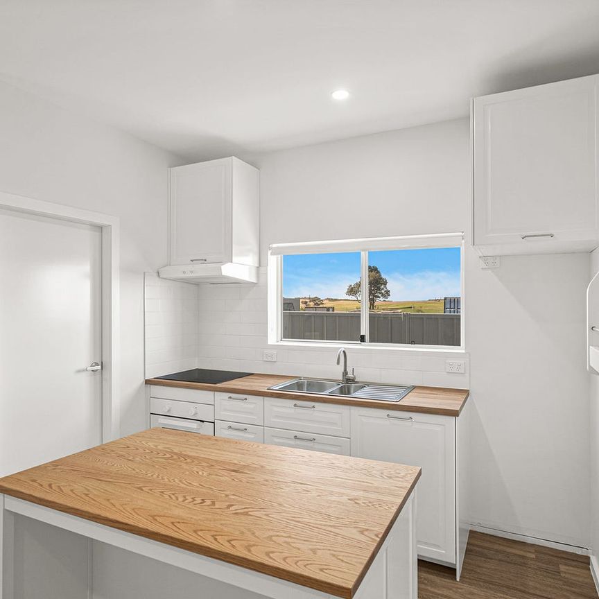 Escape to Paradise: Your Beachfront Haven Awaits! - Photo 1