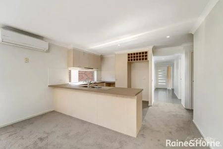 Lovely 4 Bedroom Home in Tarneit - Photo 3