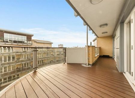 Marina Place Hampton Wick, KT1 - Photo 5