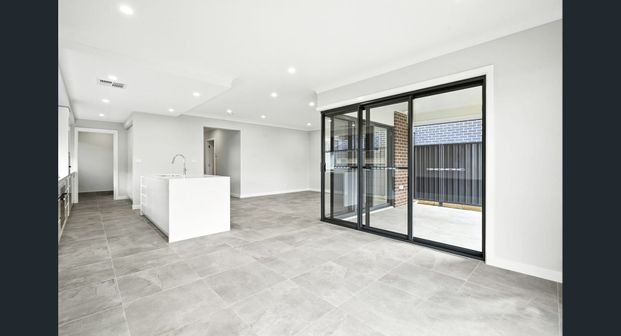 &quest; Spacious Family Home with Premium Comfort & Style - Photo 1