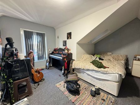 9A THE CRESCENT - Photo 3