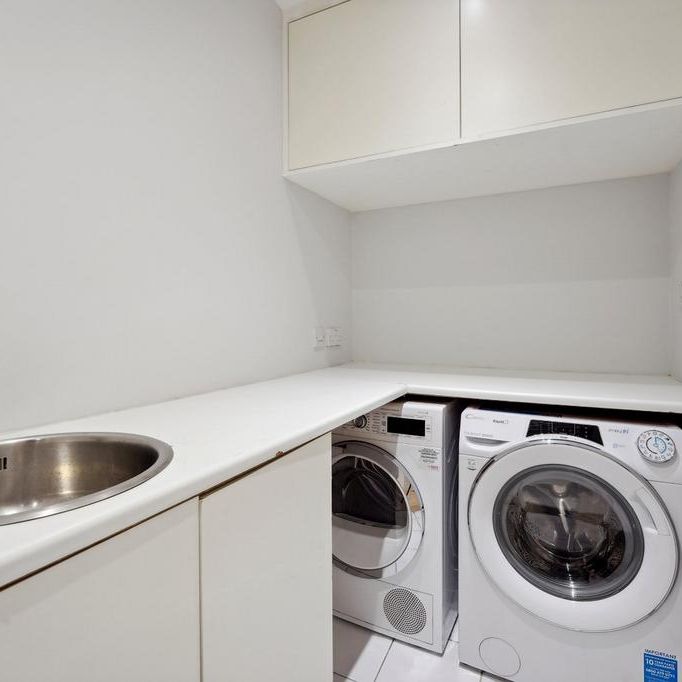 4 bedroom terraced house to rent - Photo 1