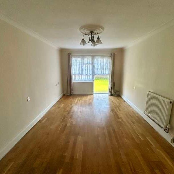 Maynard Court, Waltham Abbey, EN9 - Photo 1