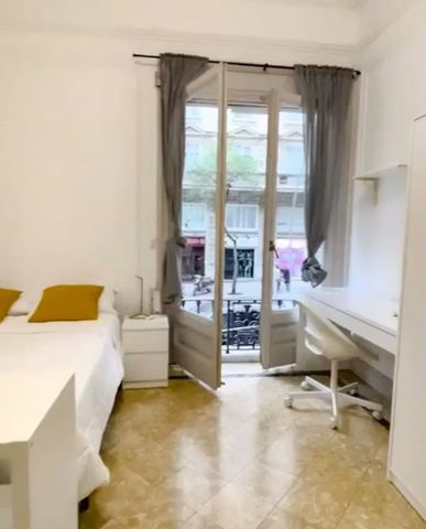 Carrer de Muntaner, Barcelona, Catalonia 08006 - Photo 3