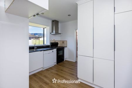 92 Pine Avenue, Ebdentown, Upper Hutt - Photo 2