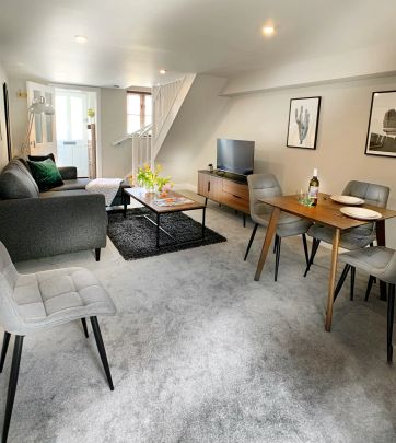 2 Bed, House - Photo 1