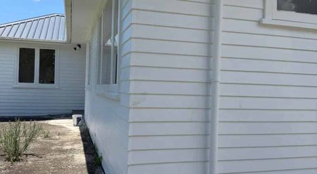 Newly Renovated 3 Bedroom - Photo 4