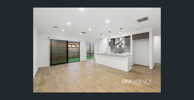 Modern Comfort, Effortless Living! - Photo 1