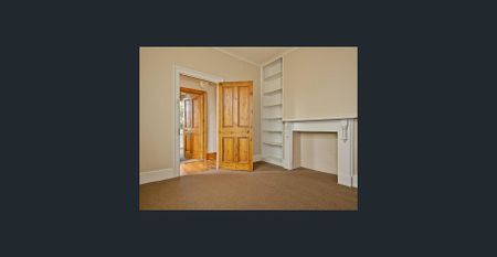 Charming & Stylish - Photo 4