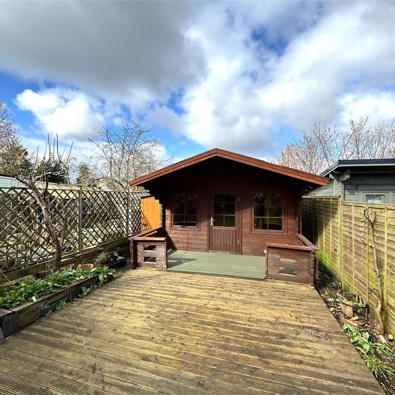 4 bedroom semi-detached house to rent - Photo 1