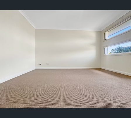 7 Kinloch Street, Gledswood Hills, NSW 2557 - Photo 1