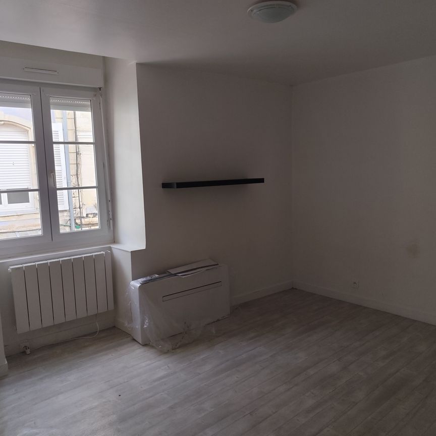 Location Appartement 2 pièces 27m² SABLE SUR SARTHE 72300 - Photo 1