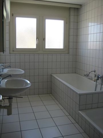 Vivre dans un endroit ensoleillé à Düdingen - Foto 5