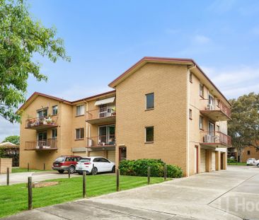 Two bedroom unit with garage - Photo 2