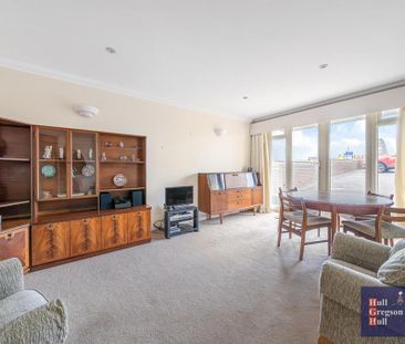 3 bedroom ground floor flat to rent - Photo 2