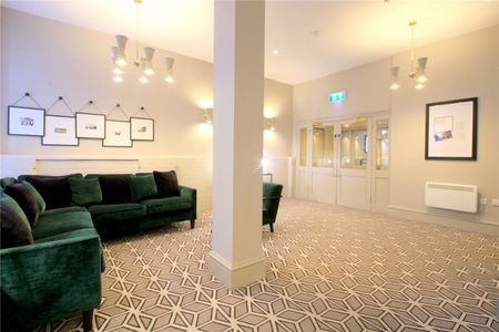Consort House, - Photo 2