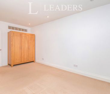 1 bedroom apartment to rent Marine Parade, Lowestoft, Suffolk, NR33 - Photo 3