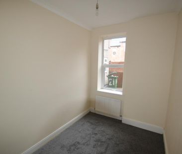 2 bedroom ground floor flat to rent - Photo 4