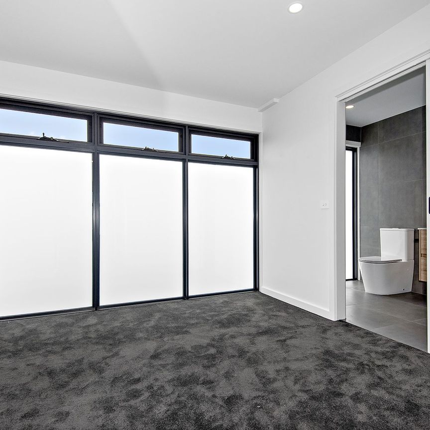 2/66 Herbert Street, Dandenong. - Photo 1