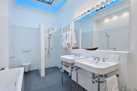 Traumhaft: Wohnen in Altbauvilla nahe Park & Wald! - Photo 3