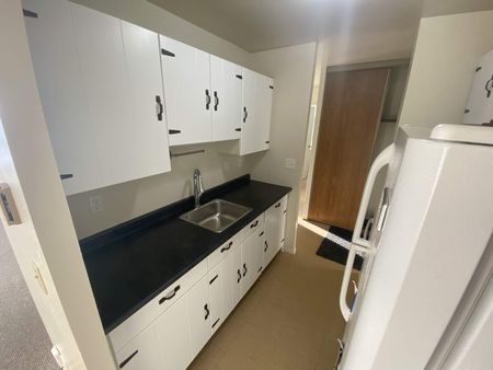 17 Eldon Hall Place - Unit 507 - Photo 2