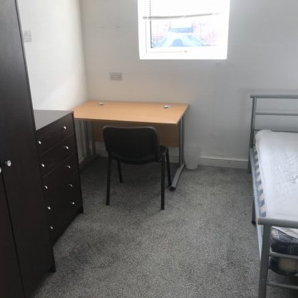 Ensuite Double room 2mins from University of Birmingham - Photo 1