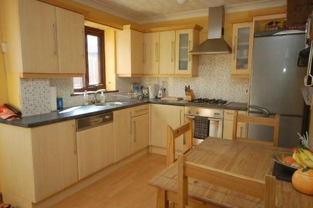 2 bedroom semi-detached house to rent - Photo 2