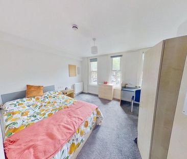 4 bedroom apartment to rent - Photo 3