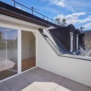 NEU! Lichtdurchflutete 3-Zimmer-Maissonette-Dachgeschosswohnung mit Terrasse! - Photo 1