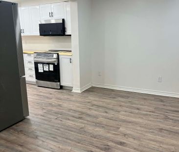 For Lease - 20 Meadowland Avenue Unit# B, Barrie, Ontario - Photo 5