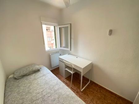 Calle de López Grass, Madrid, Community of Madrid 28038 - Photo 2