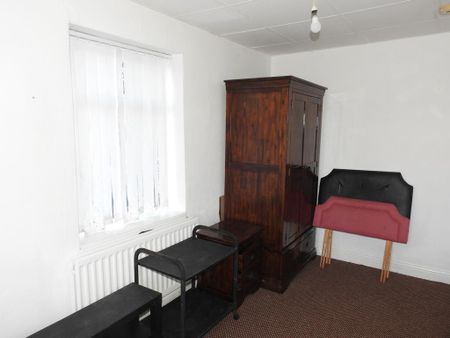 8 bedroom terraced house to rent - Photo 4