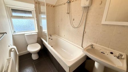 2 bedroom terraced house to rent - Photo 2