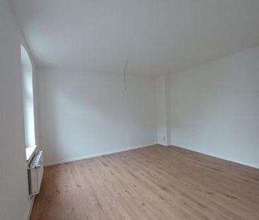 Neu sanierte 4 Raum Wohnung mit 2 BÃ¤dern, Stuckdecken ab 01.07. zu vermieten Wilkau-HaÃlau - Foto 2