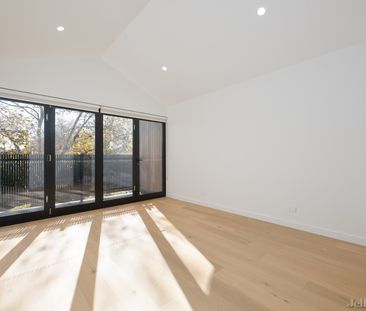 2/46 Toolangi Road, Alphington - Photo 2