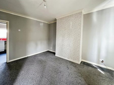 2 bedroom semi-detached house to rent - Photo 2